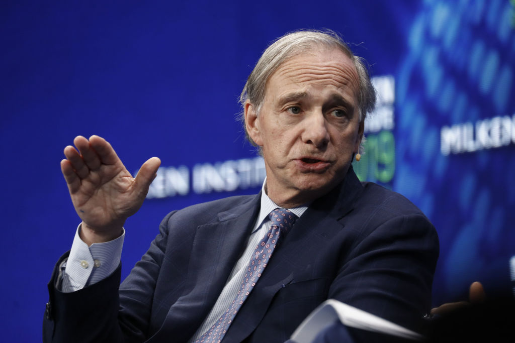 Inflazione: per Ray Dalio economia come negli anni 70. “Cash è spazzatura, ancora peggio azioni”