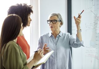 Lavoro: italiani insoddisfatti delle retribuzioni, si lamentano dell’assenza di meritocrazia