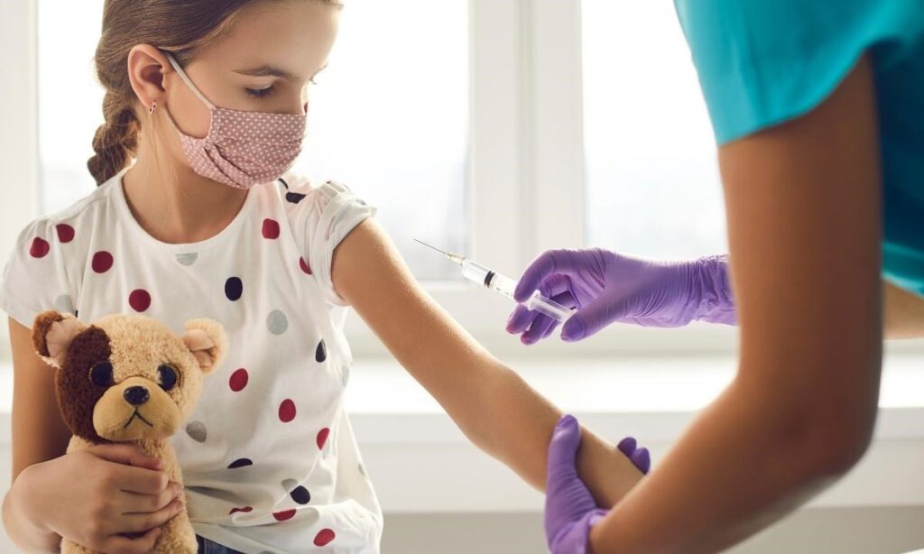 Vaccino: FDA autorizza terza dose Pfizer per bimbi di 5-11 anni