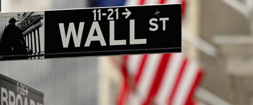 Wall Street chiude in profondo rosso, crollano DJ (-3,55%) e Nasdaq (-5%)