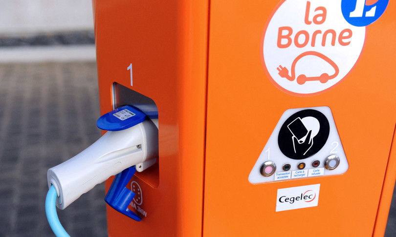 Cosa prevede l’accordo Ue sullo stop ai motori a benzina e diesel