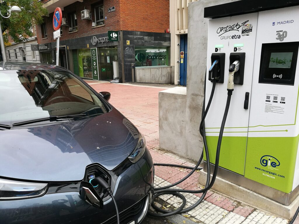 Incentivi auto: esauriti i fondi per i modelli a benzina, diesel e ibridi