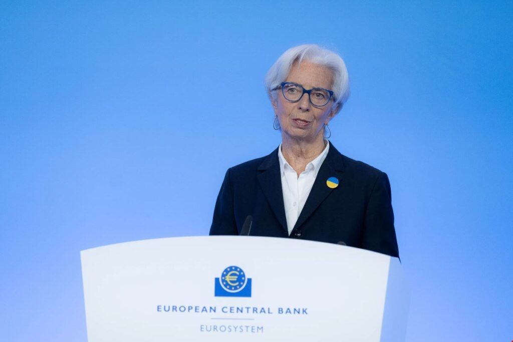 Lagarde (Bce) conferma lo scudo anti-spread e il percorso di rialzo dei tassi