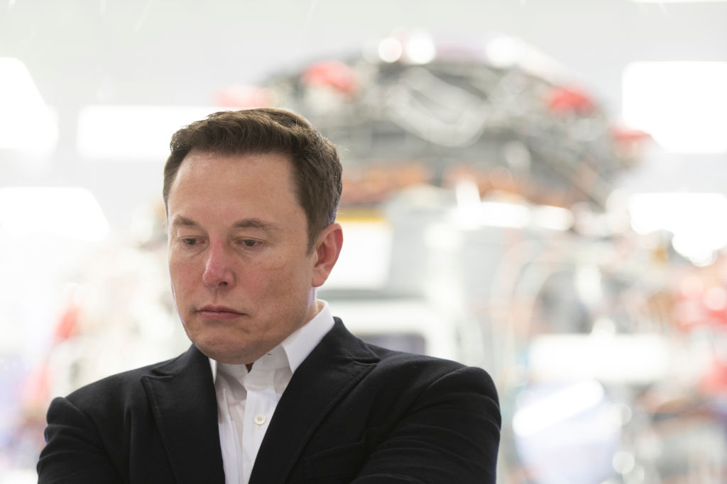 Musk pessimista sull’economia: stop alle assunzioni e taglia 10% dei dipendenti