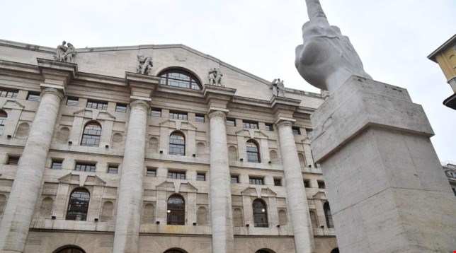 PIAZZA AFFARI: fase border line