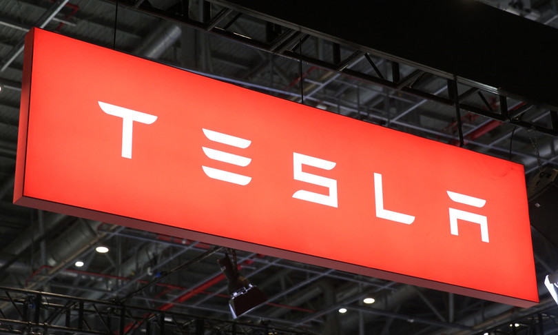 Tesla pagherà chi fornisce elettricità alla Rete
