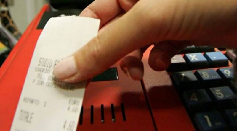 Torna la lotteria degli scontrini. La comunicazione della vincita avverrà già alla cassa