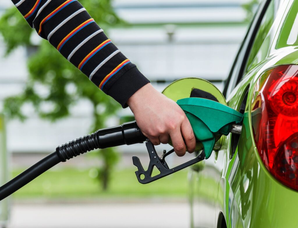 Bonus auto elettriche: fino a 3.500 euro convertire le auto a benzina in elettriche