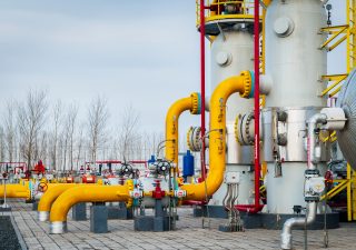 Gas, Gazprom riduce di un terzo le forniture all’Italia. Allarme di Le Maire sul gas europeo