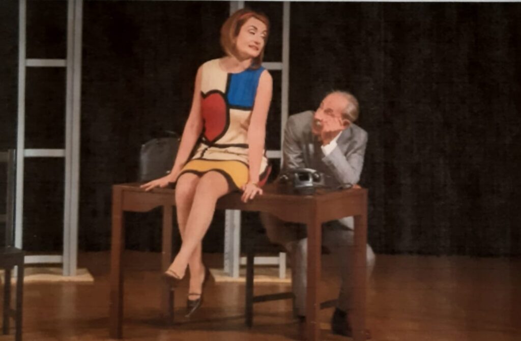 Domani all’Arena Arbostella di Salerno in scena “La signora è il funzionario”