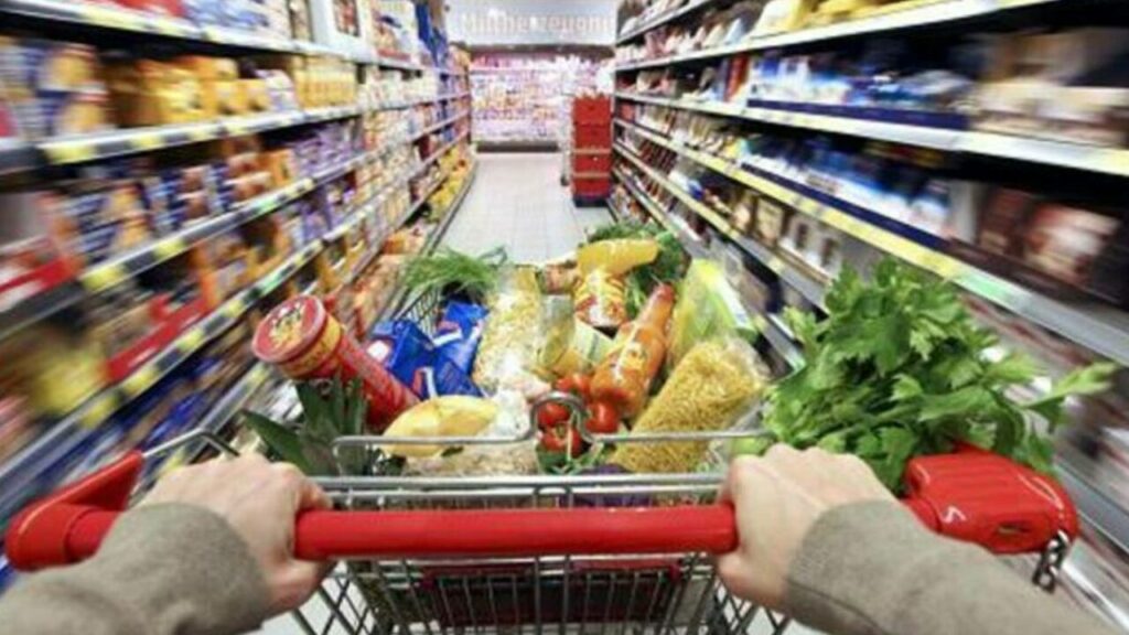 L’inflazione corre. Ecco cosa mettono gli italiani nel carrello della spesa
