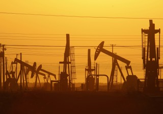 Petrolio vicino ai 100 dollari al barile. Opec pronta a ridurre la produzione