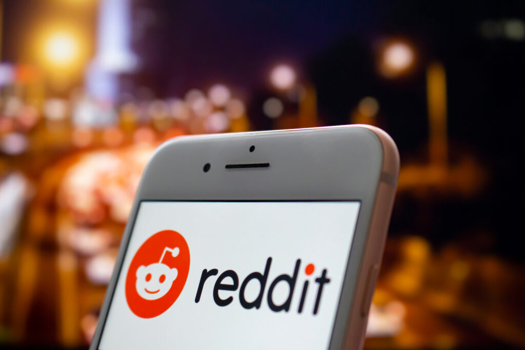 Tornano i meme stock: Reddit fa volare il titolo di un’azienda di prodotti per la casa in difficoltà