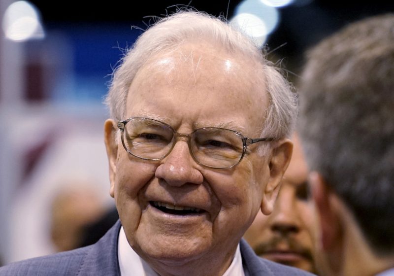 Warren Buffett: la sua Berkshire Hathaway perde oltre 40 miliardi di dollari