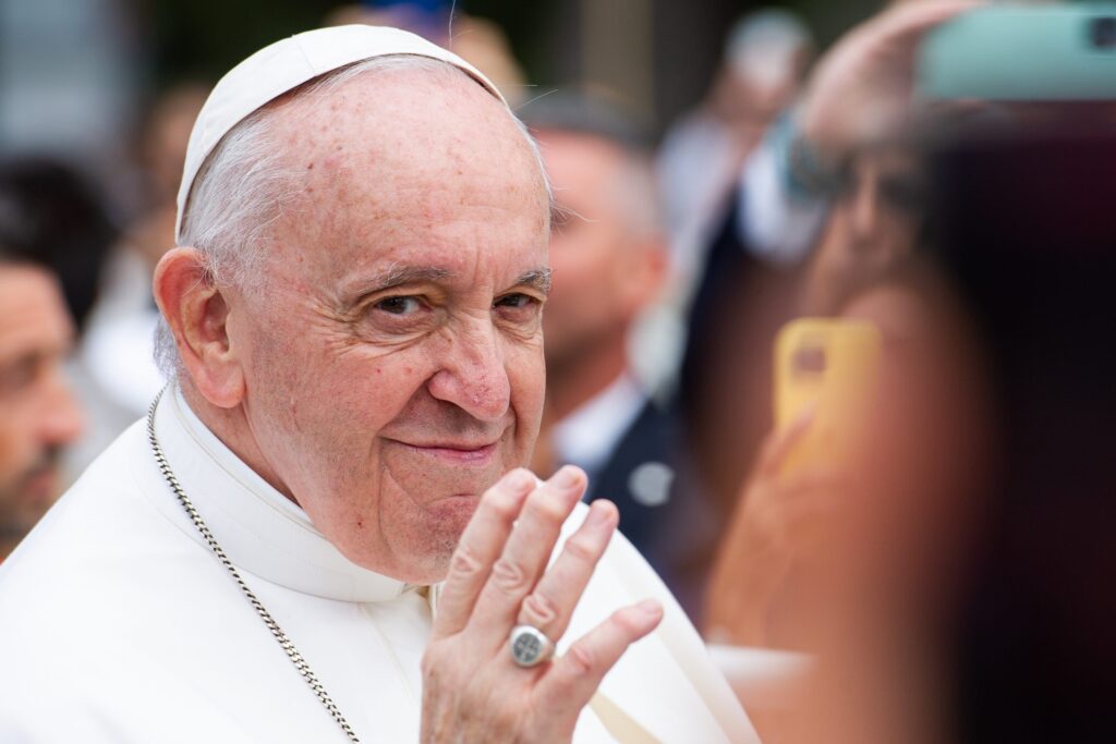 Il Papa estromette le banche e centralizza tutti i conti nello Ior