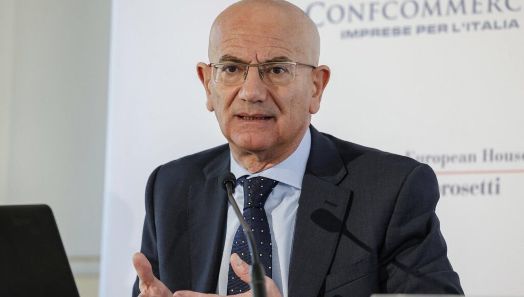 Italia in recessione: doppio allarme di Fitch e Confcommercio