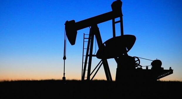 Petrolio ai minimi da 8 mesi. Recessione in vista?