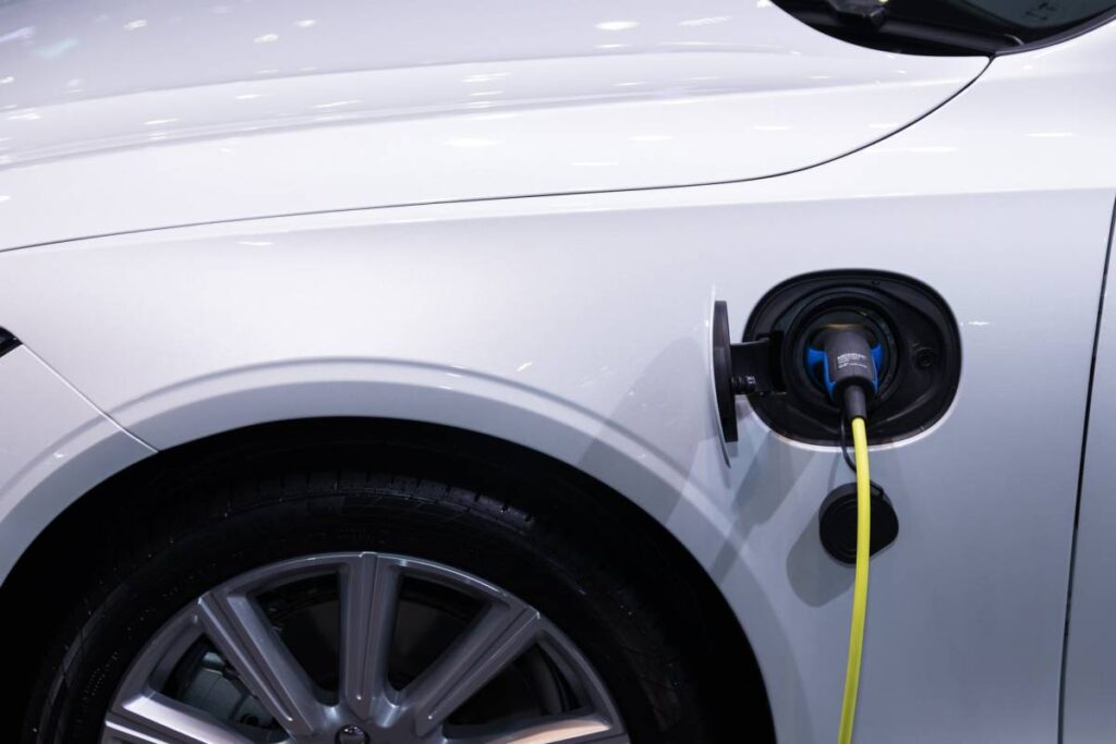 L’Europa mette al bando auto diesel e a benzina dal 2035