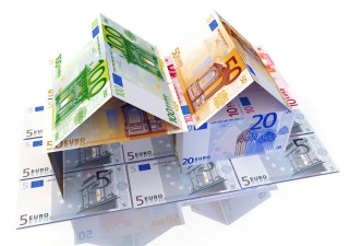 Rialzi dei tassi: quali effetti su mutui e prestiti?