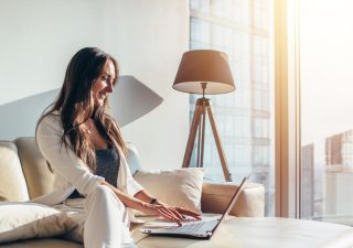 Lo smart working non convince più le aziende: crollano le offerte di lavoro flessibile