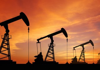 Petrolio in calo prima della riunione della Fed