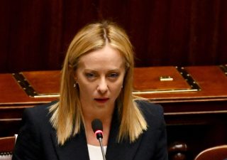 Pnrr: via libera a seconda tranche da 21 miliardi. Meloni bacchetta Draghi: “ritardi nella spesa”
