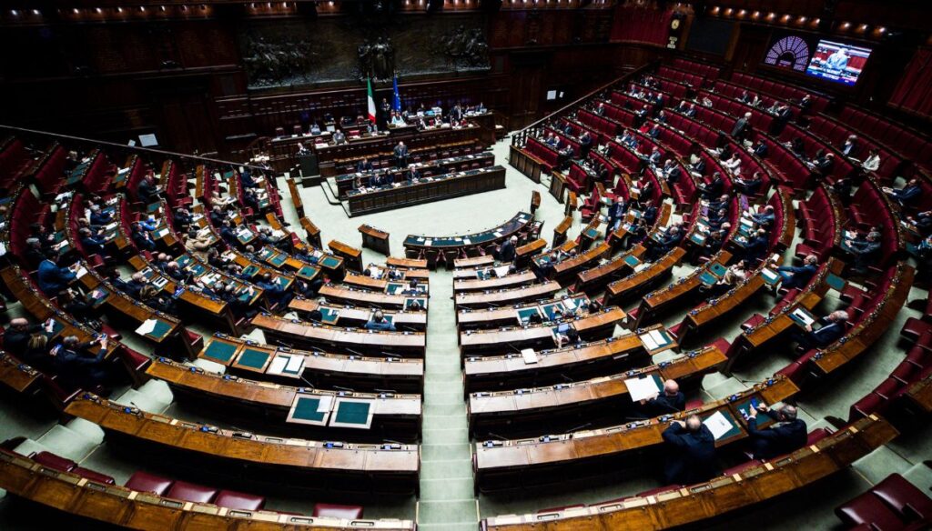 La Manovra torna in Commissione per una svista da mezzo miliardo, ira di Giorgetti