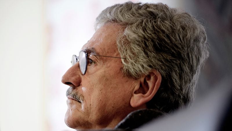 Massimo D’Alema e Alessandro Profumo indagati per la vendita di navi e aerei alla Colombia
