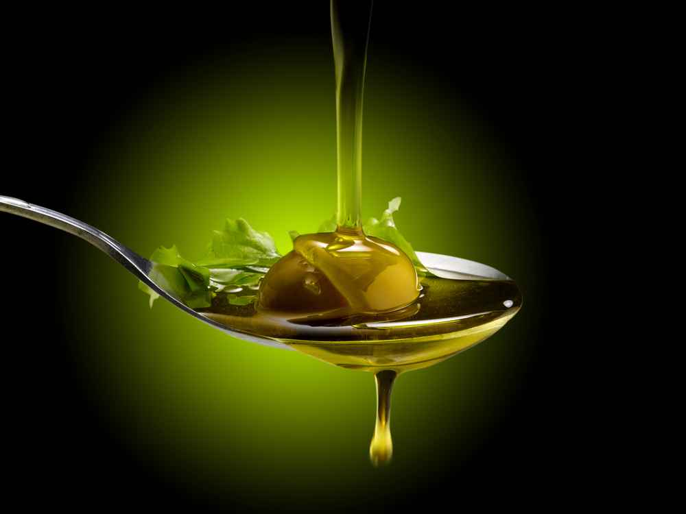Perché il prezzo dell’olio d’oliva è in aumento: c’entra la crisi climatica