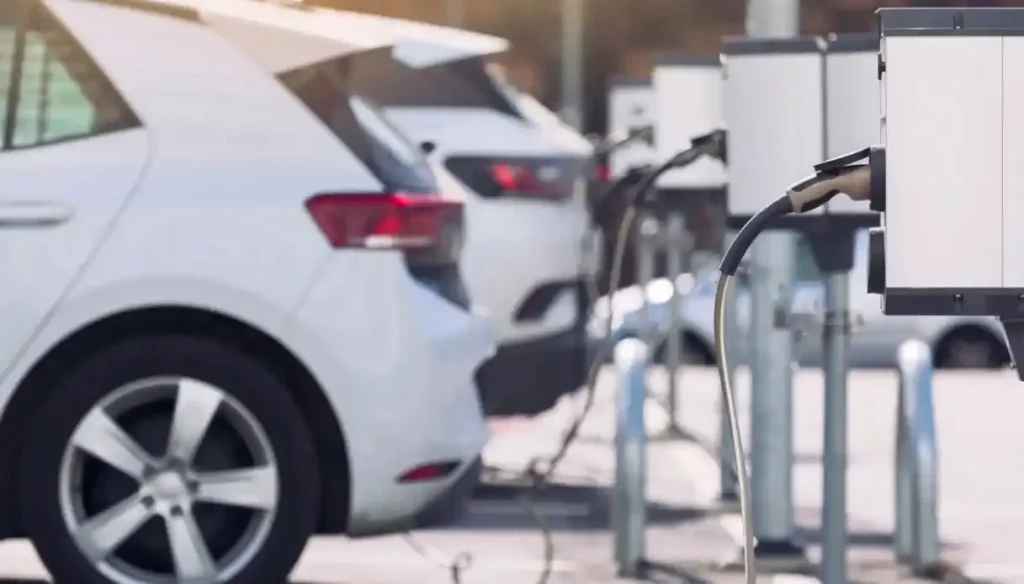 Ecobonus auto 2024, in arrivo incentivi fino a 13.750 euro: come funzionano