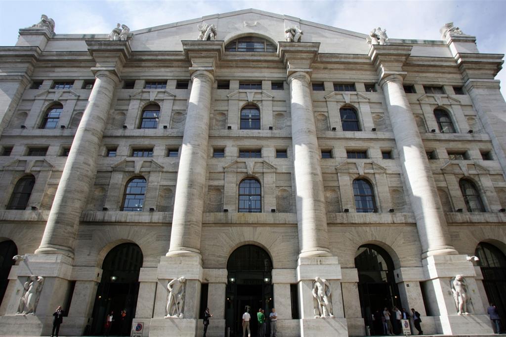 L’Europa in profondo rosso, Milano subito a -4%, Banche in picchiata: cosa sta succedendo